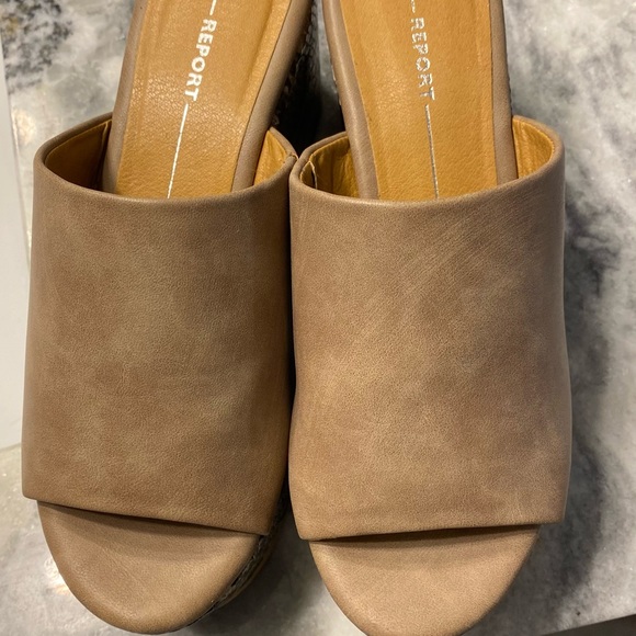 Size 6 Taupe open toe wedge with snake print heel - Picture 1 of 4